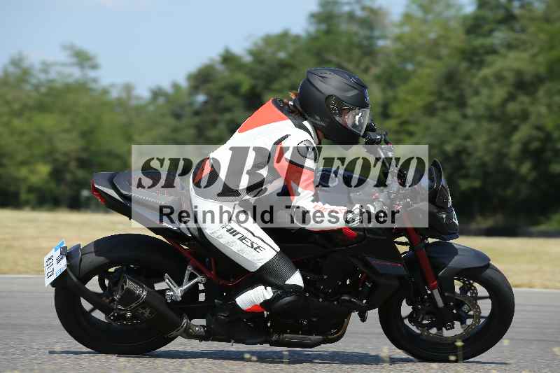 Archiv-2023/28 05.06.2023 Moto Club Anneau du Rhin/blanc-novice/38